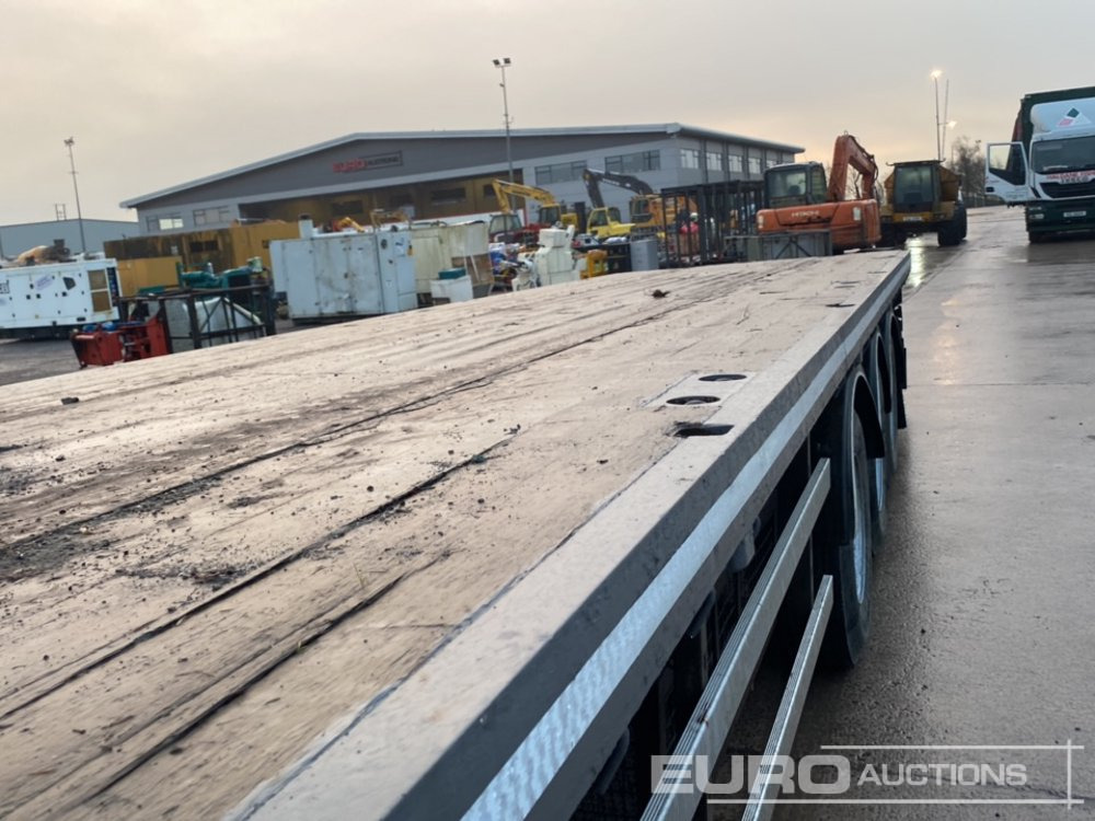 Pritschenauflieger/ Plattformauflieger 2013 SDC 45' Tri Axle Flat Trailer, Goal Post Sockets, Twist Locks, BPW Axles: das Bild 16 Pritschenauflieger/ Plattformauflieger 2013 SDC 45' Tri Axle Flat Trailer, Goal Post Sockets, Twist Locks, BPW Axles: das Bild 16