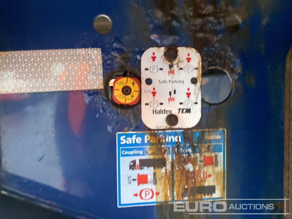 Pritschenauflieger/ Plattformauflieger 2013 SDC 45' Tri Axle Flat Trailer, Goal Post Sockets, Twist Locks, BPW Axles: das Bild 23 Pritschenauflieger/ Plattformauflieger 2013 SDC 45' Tri Axle Flat Trailer, Goal Post Sockets, Twist Locks, BPW Axles: das Bild 23