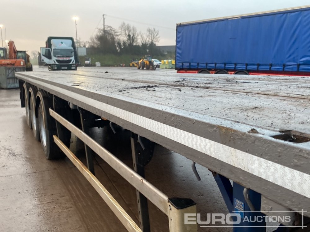 Pritschenauflieger/ Plattformauflieger 2013 SDC 45' Tri Axle Flat Trailer, Goal Post Sockets, Twist Locks, BPW Axles: das Bild 18 Pritschenauflieger/ Plattformauflieger 2013 SDC 45' Tri Axle Flat Trailer, Goal Post Sockets, Twist Locks, BPW Axles: das Bild 18