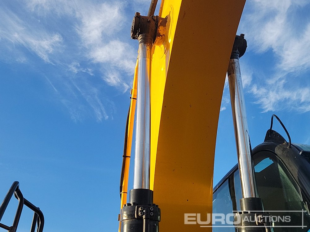 Kettenbagger 2019 JCB JS131LC: das Bild 20