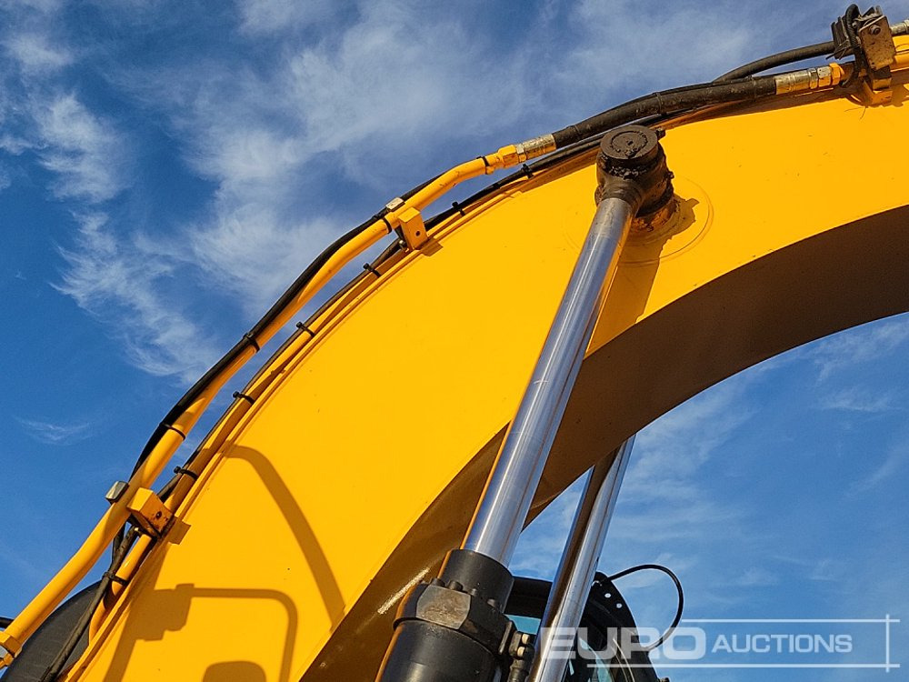 Kettenbagger 2019 JCB JS131LC: das Bild 21