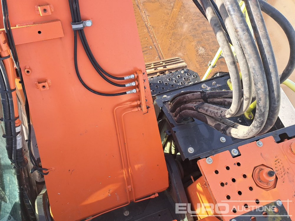 Kettenbagger 2022 Hitachi ZX225USLC-7: das Bild 31