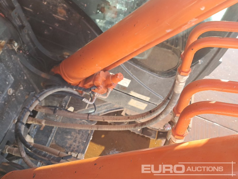 Kettenbagger 2022 Hitachi ZX225USLC-7: das Bild 30