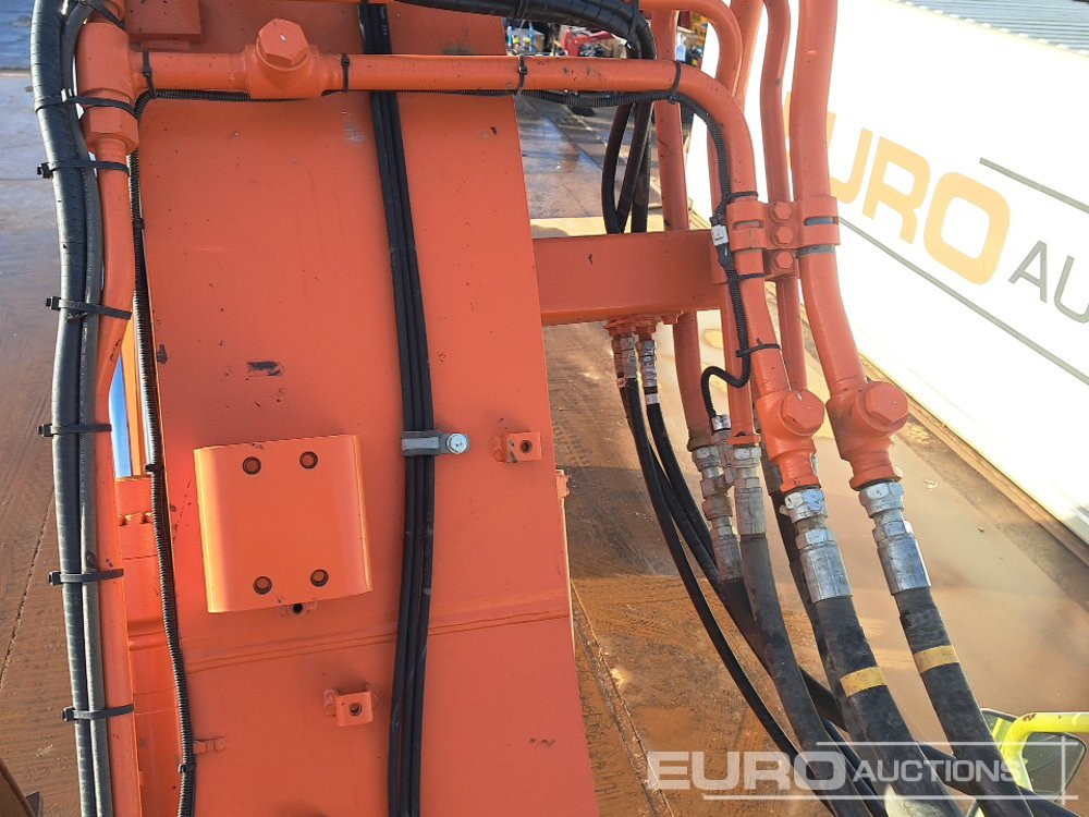 Kettenbagger 2022 Hitachi ZX225USLC-7: das Bild 32