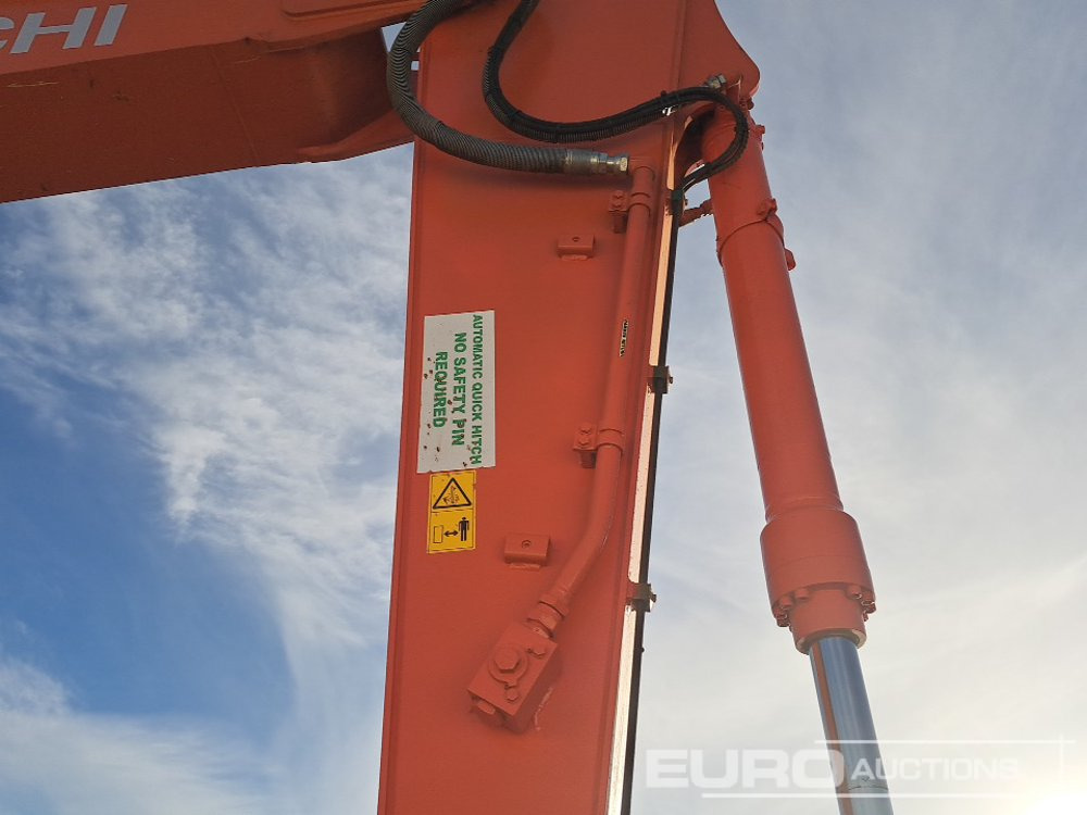 Kettenbagger 2022 Hitachi ZX225USLC-7: das Bild 26