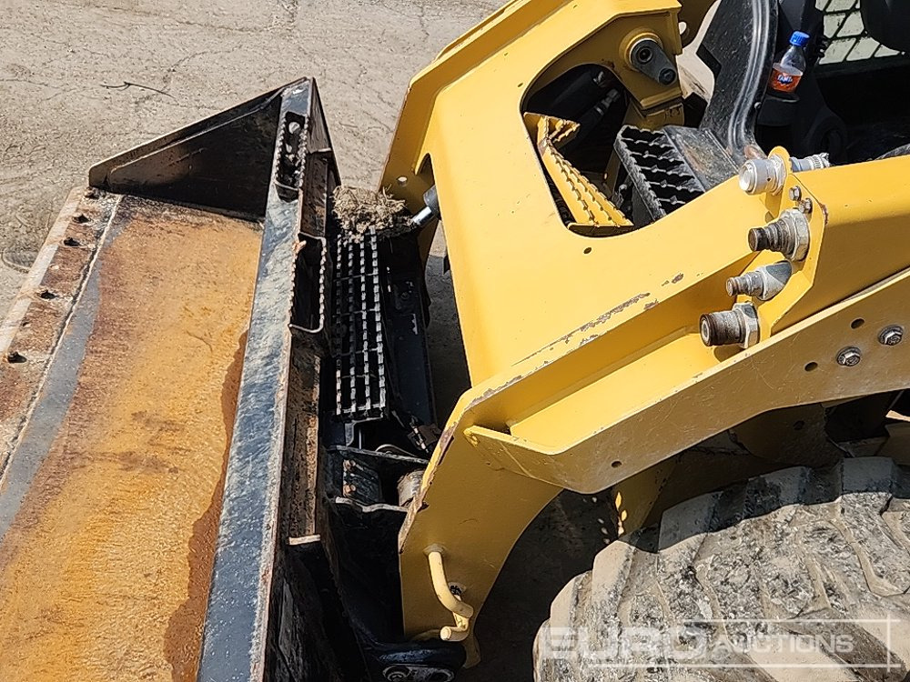 Kompaktlader 2023 CAT 246D3: das Bild 11 Kompaktlader 2023 CAT 246D3: das Bild 11