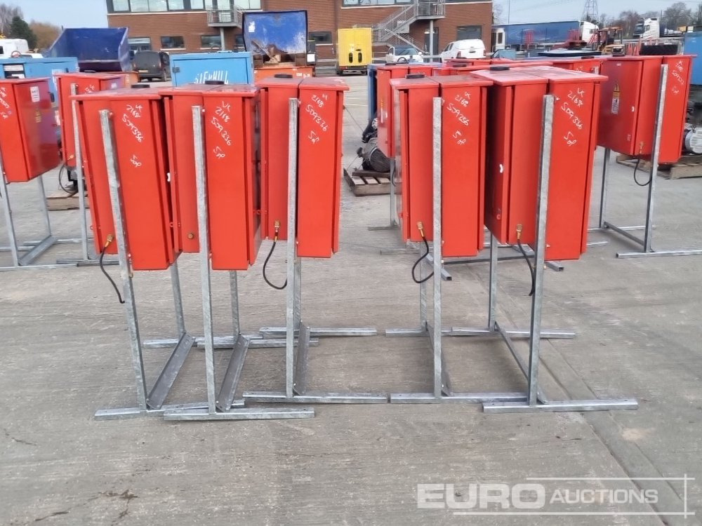 400 Volt Distributing Boxes (5 of) - Baugeräte: das Bild 2 400 Volt Distributing Boxes (5 of) - Baugeräte: das Bild 2