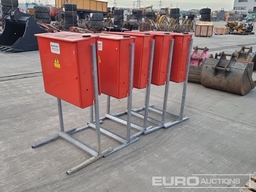 400 Volt Distributing Boxes (5 of) - Baugeräte: das Bild 5 400 Volt Distributing Boxes (5 of) - Baugeräte: das Bild 5