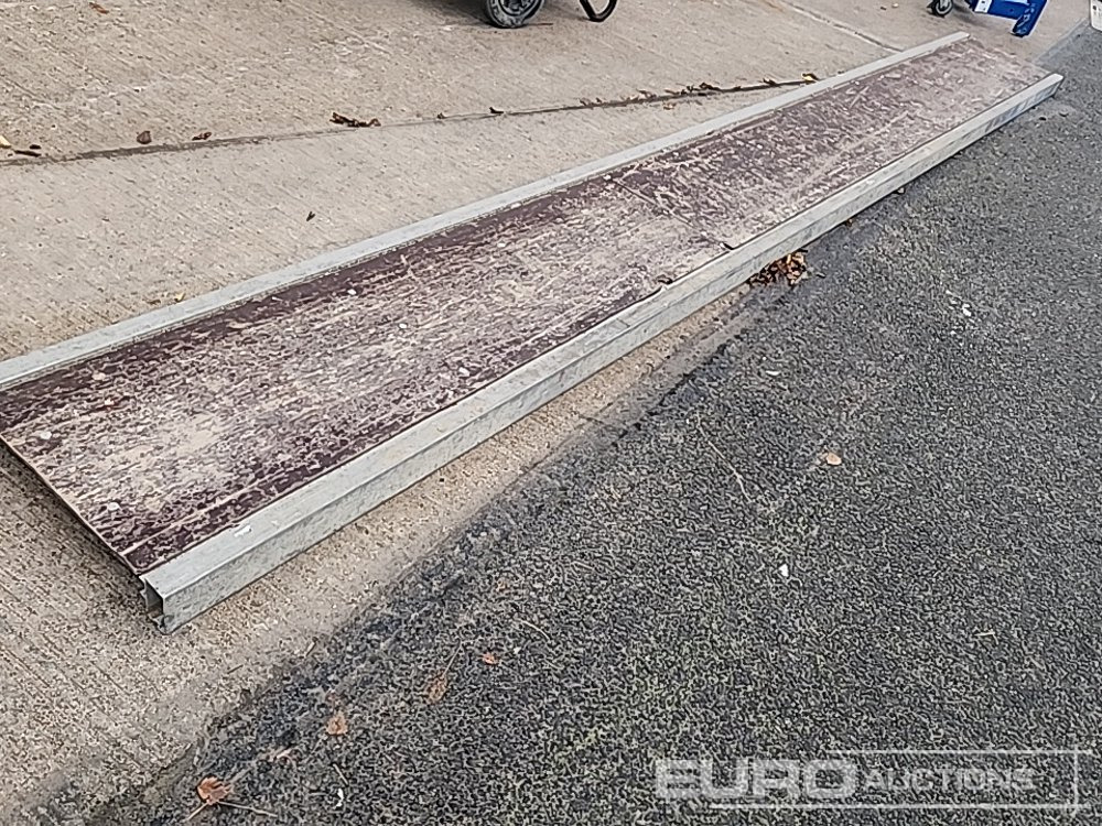 5.5m x 600mm Aluminium Staging Board - Baugeräte: das Bild 3 5.5m x 600mm Aluminium Staging Board - Baugeräte: das Bild 3