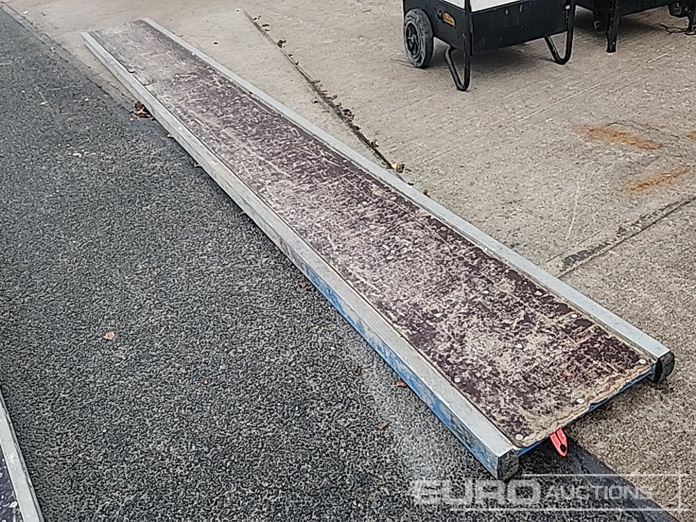 5.5m x 600mm Aluminium Staging Board - Baugeräte: das Bild 4 5.5m x 600mm Aluminium Staging Board - Baugeräte: das Bild 4