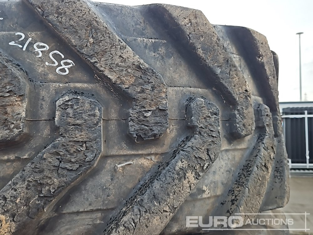 Alliance 400/80-24 Tyre (4 of) - Reifen: das Bild 5 Alliance 400/80-24 Tyre (4 of) - Reifen: das Bild 5