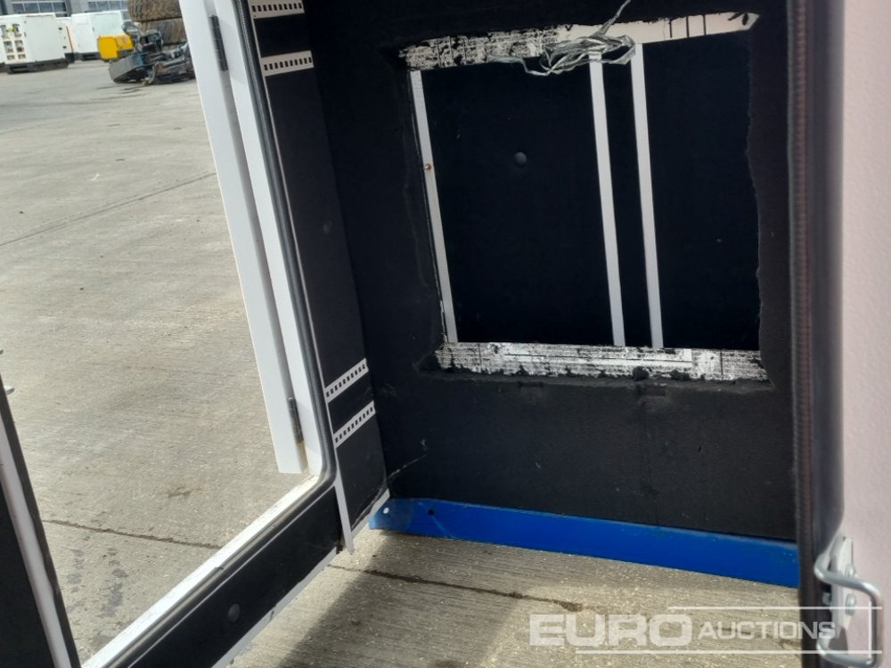 Baugeräte Canopy to suit Generator: das Bild 17
