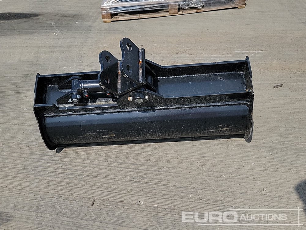 Captok 32" Hydraulic Tilting Bucket 25mm Pin to suit Mini Excavator - Schaufel: das Bild 4 Captok 32" Hydraulic Tilting Bucket 25mm Pin to suit Mini Excavator - Schaufel: das Bild 4