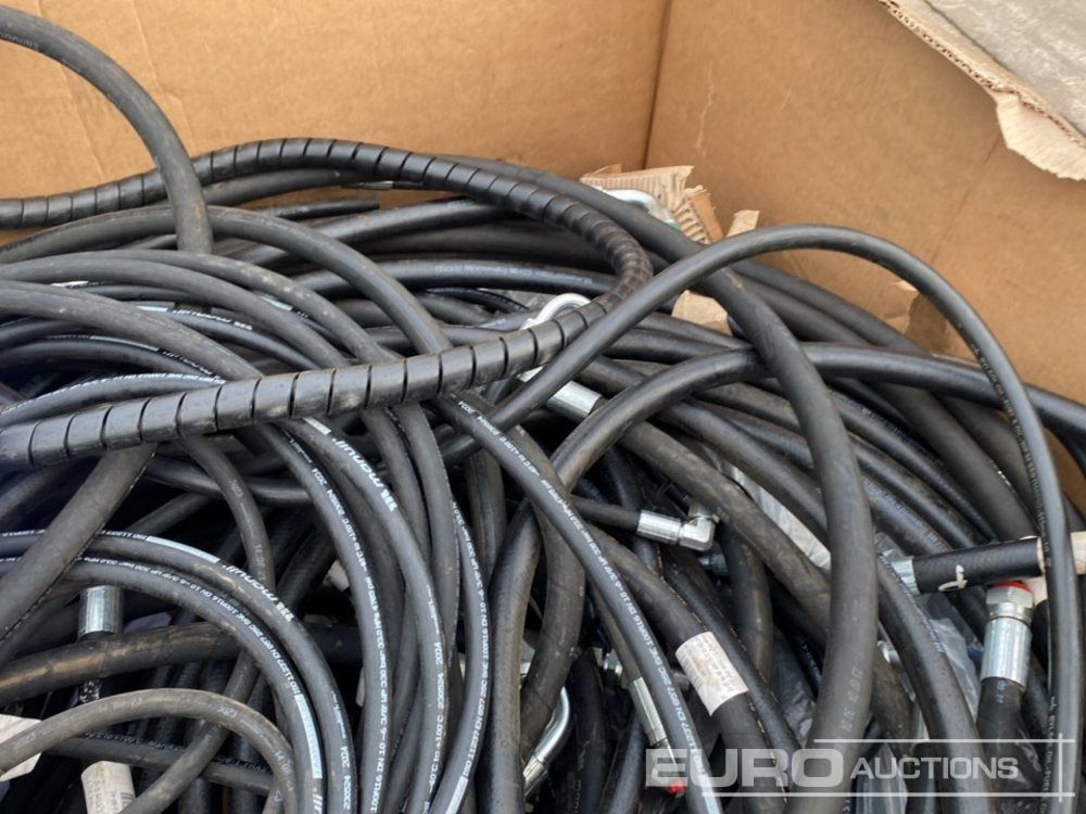 Pallet of Hydraulic Hoses - Ersatzteile für Baumaschine: das Bild 5 Pallet of Hydraulic Hoses - Ersatzteile für Baumaschine: das Bild 5