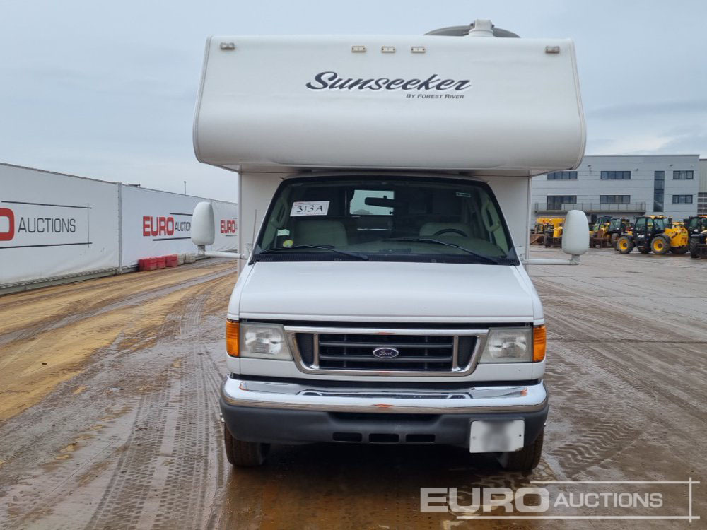 Ford E450 - SUV/ Geländewagen: das Bild 5 Ford E450 - SUV/ Geländewagen: das Bild 5