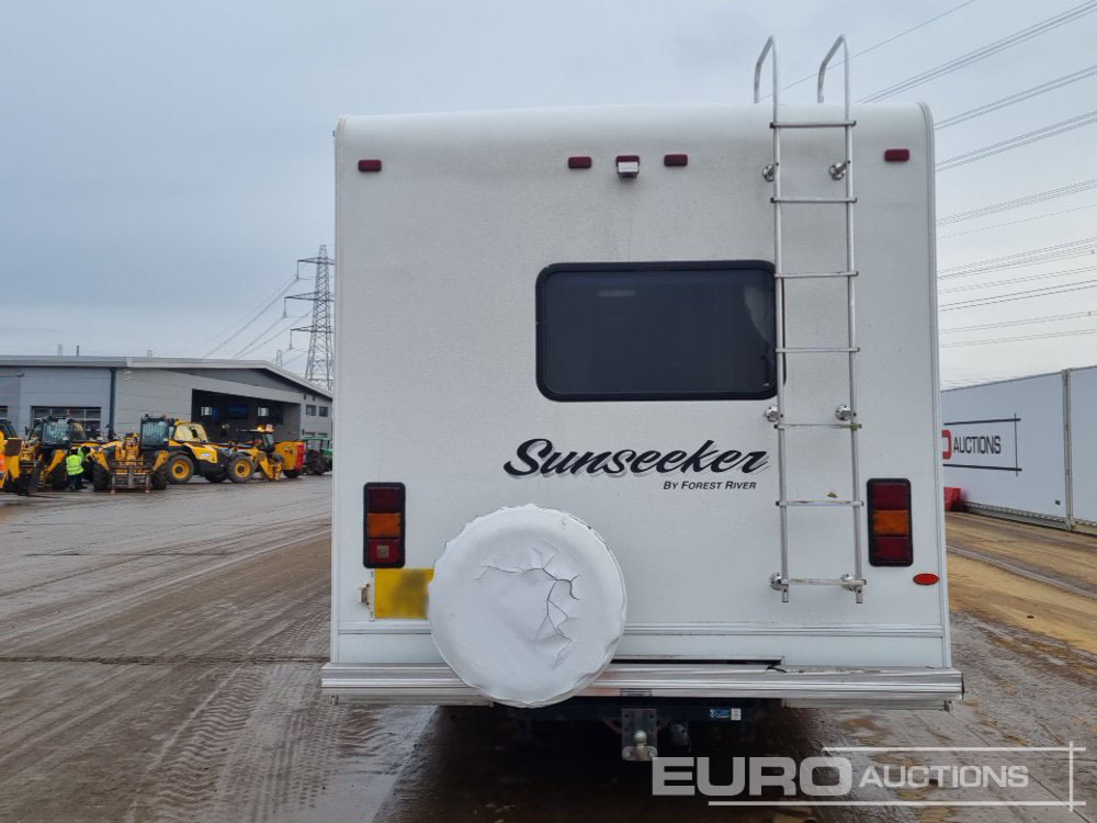 Ford E450 - SUV/ Geländewagen: das Bild 3 Ford E450 - SUV/ Geländewagen: das Bild 3