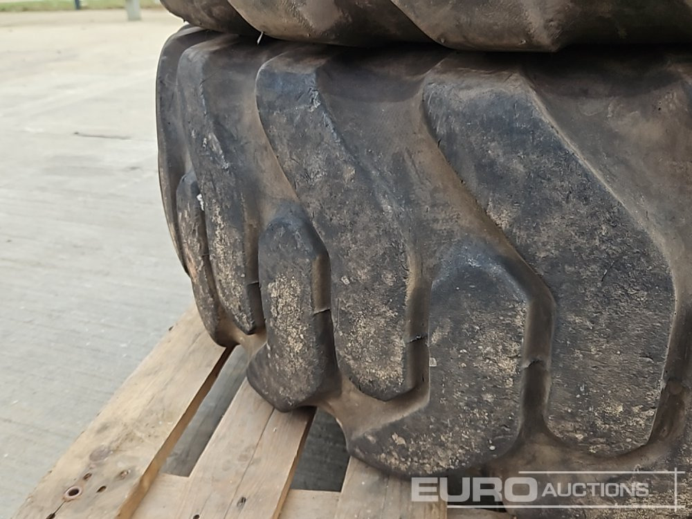 Goodyear 15.5-25 Tyre (4 of) - Reifen: das Bild 5 Goodyear 15.5-25 Tyre (4 of) - Reifen: das Bild 5