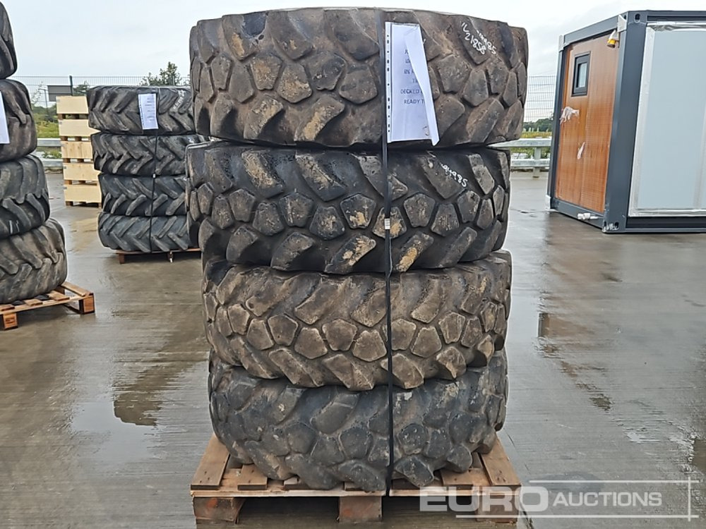 JCB 15.5-25 Tyre (4 of) - Reifen: das Bild 1 JCB 15.5-25 Tyre (4 of) - Reifen: das Bild 1