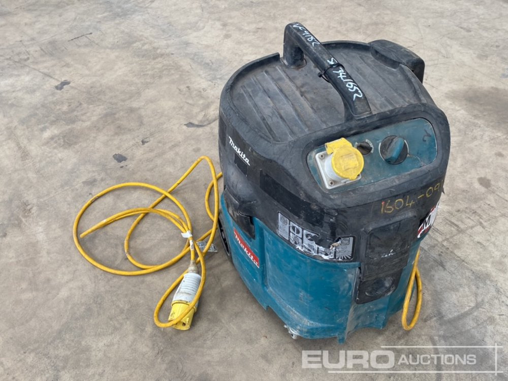 Makita 447M 110 Volt Dust Extractor - Baugeräte: das Bild 1 Makita 447M 110 Volt Dust Extractor - Baugeräte: das Bild 1