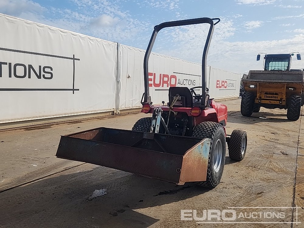 Massey Ferguson 4WD Compact Tractor, Linkbox - Kleintraktor: das Bild 5 Massey Ferguson 4WD Compact Tractor, Linkbox - Kleintraktor: das Bild 5