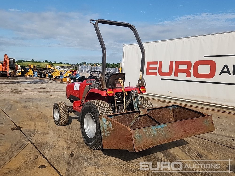 Massey Ferguson 4WD Compact Tractor, Linkbox - Kleintraktor: das Bild 3 Massey Ferguson 4WD Compact Tractor, Linkbox - Kleintraktor: das Bild 3