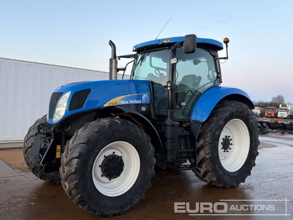 New Holland T7030 - Traktor: das Bild 1 New Holland T7030 - Traktor: das Bild 1