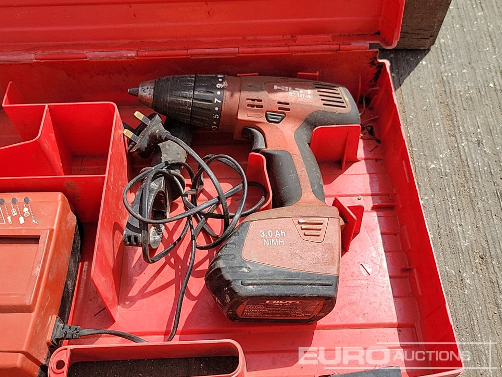 Baugeräte Paslode PPM35Ci Battery Nail Gun, Bosch 230Volt Heat Gun, Hilti Battery Drill (3 of), 110Volt Transformer: das Bild 23
