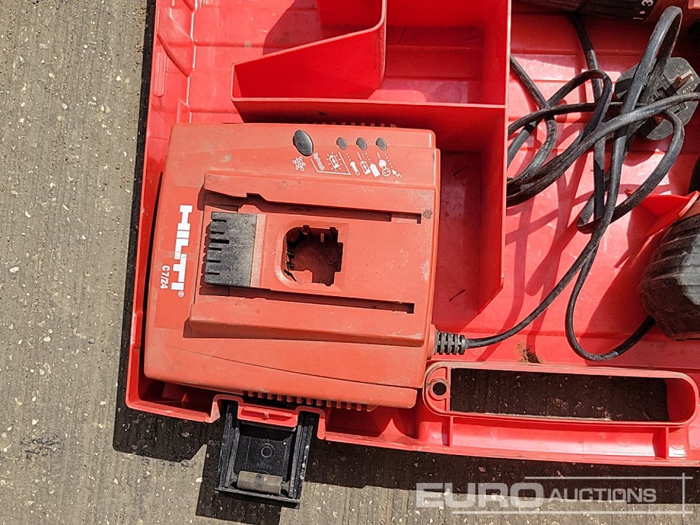 Baugeräte Paslode PPM35Ci Battery Nail Gun, Bosch 230Volt Heat Gun, Hilti Battery Drill (3 of), 110Volt Transformer: das Bild 20