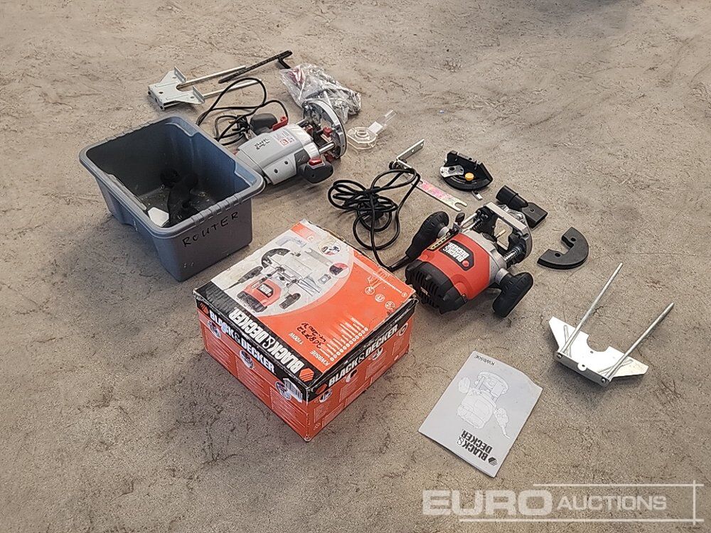 Performance 1800W Router, Black and Decker Corded Router, Router Bits (2 of) - Werkstattgerät: das Bild 2 Performance 1800W Router, Black and Decker Corded Router, Router Bits (2 of) - Werkstattgerät: das Bild 2