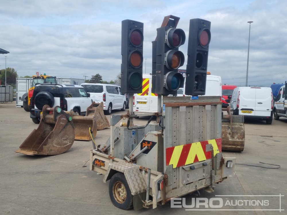 Pike 4 Way Traffic Light System, Single Axle Trailer - Baumaschinenanhänger: das Bild 3 Pike 4 Way Traffic Light System, Single Axle Trailer - Baumaschinenanhänger: das Bild 3