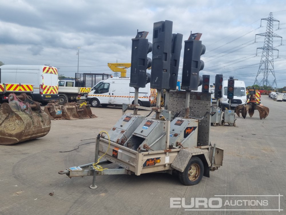 Pike 4 Way Traffic Light System, Single Axle Trailer - Baumaschinenanhänger: das Bild 1 Pike 4 Way Traffic Light System, Single Axle Trailer - Baumaschinenanhänger: das Bild 1