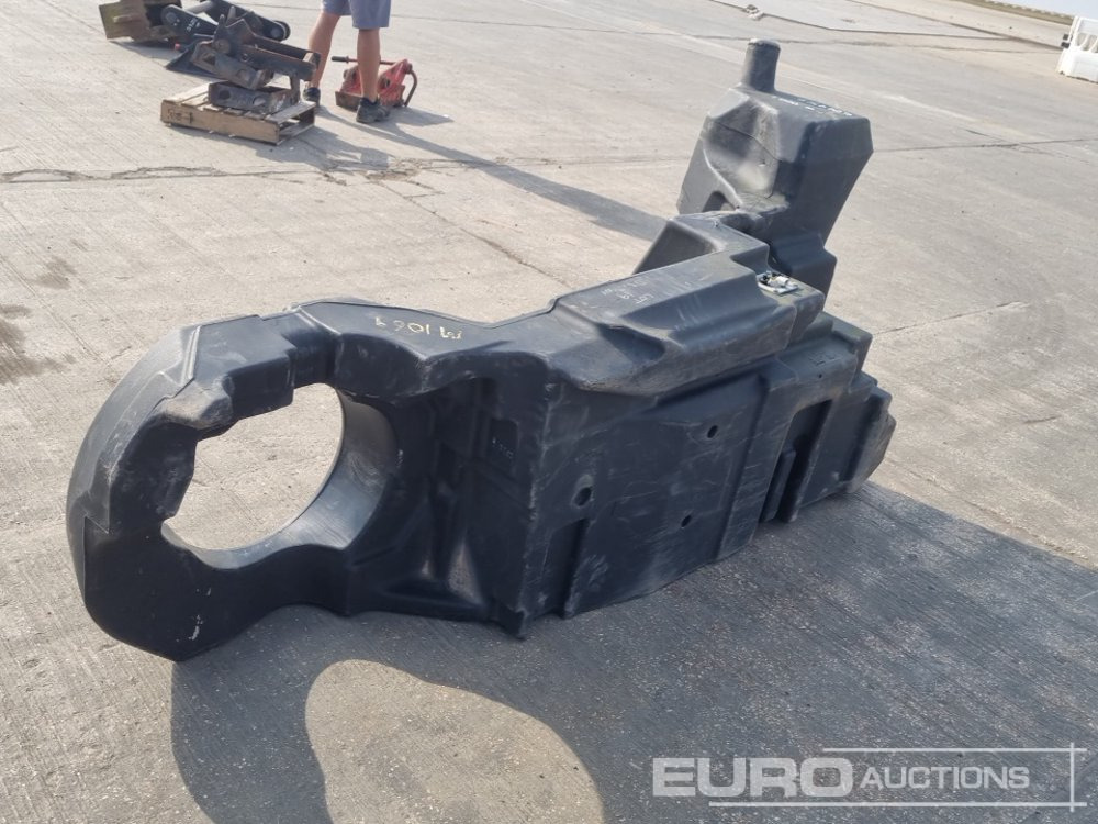 Plastic Fuel Tank to suit John Deere Tractor - Baugeräte: das Bild 5 Plastic Fuel Tank to suit John Deere Tractor - Baugeräte: das Bild 5
