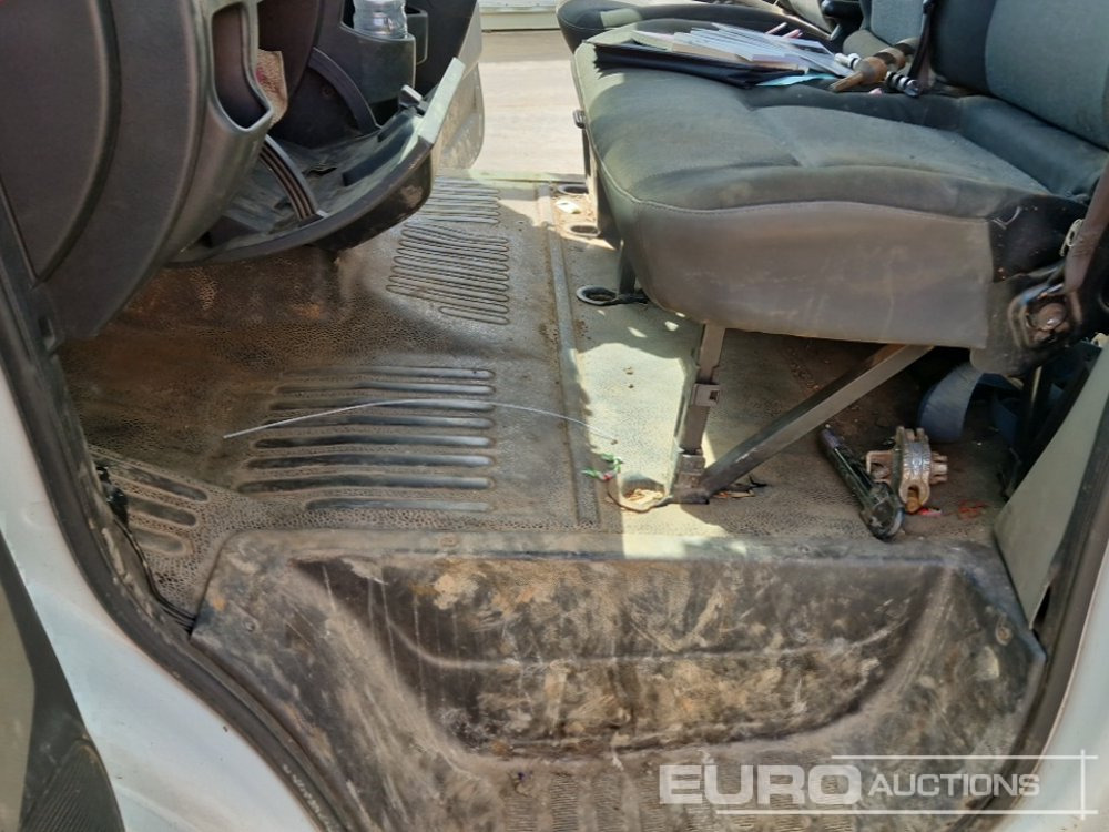Pritsche Transporter Renault DCI 150: das Bild 25