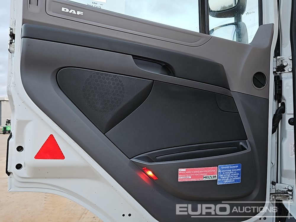 Sattelzugmaschine 2017 DAF CF450: das Bild 42