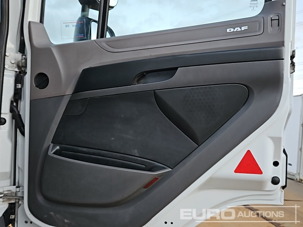 Sattelzugmaschine 2017 DAF CF450: das Bild 43