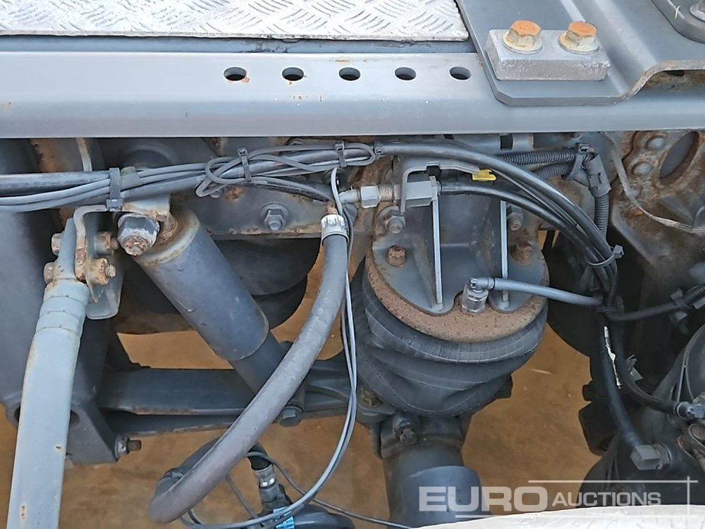 Sattelzugmaschine 2017 DAF CF450: das Bild 31