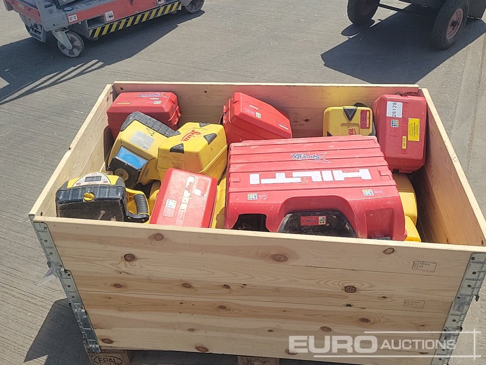 Stillage of Various Laser Level Equipment - Baugeräte: das Bild 2 Stillage of Various Laser Level Equipment - Baugeräte: das Bild 2