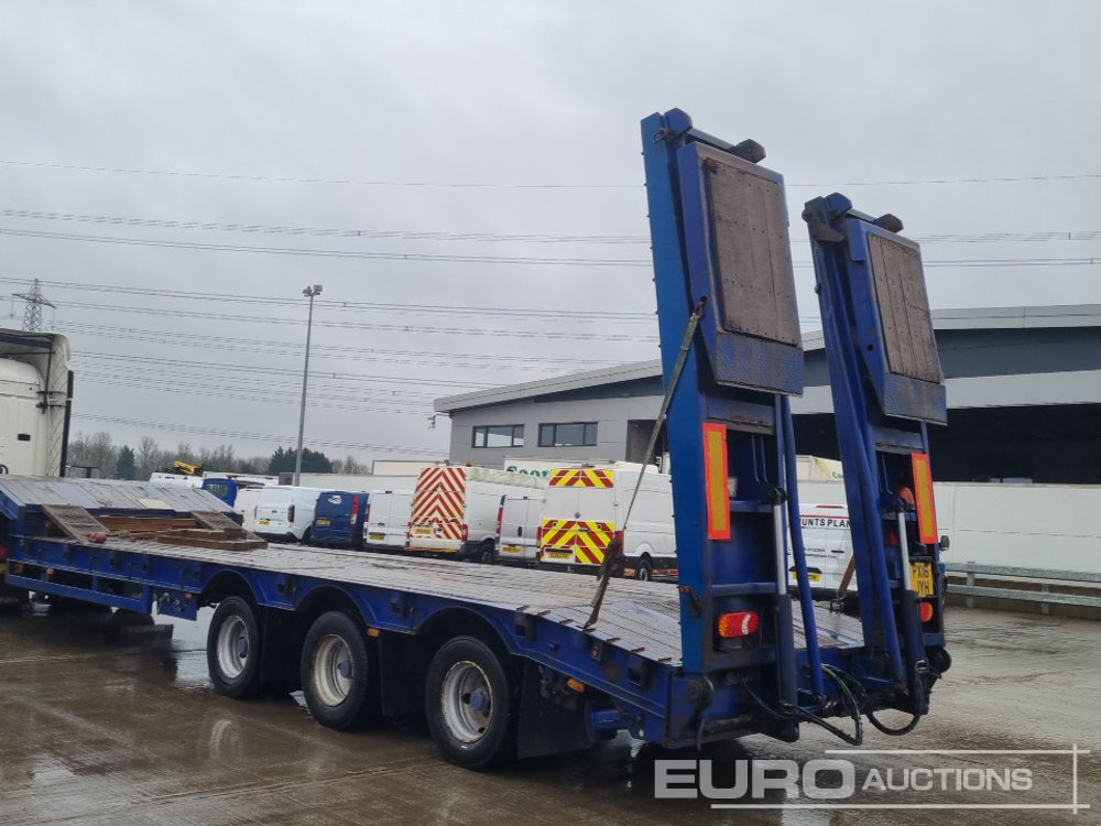Tirsan Tri Axle Step Frame Low Loader Trailer, Neck Ramps, Out Riggers, Hydraulic Flip Toe Ramps - Tieflader Auflieger: das Bild 3 Tirsan Tri Axle Step Frame Low Loader Trailer, Neck Ramps, Out Riggers, Hydraulic Flip Toe Ramps - Tieflader Auflieger: das Bild 3
