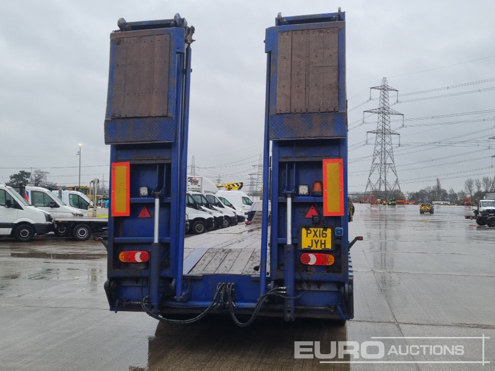 Tirsan Tri Axle Step Frame Low Loader Trailer, Neck Ramps, Out Riggers, Hydraulic Flip Toe Ramps - Tieflader Auflieger: das Bild 4 Tirsan Tri Axle Step Frame Low Loader Trailer, Neck Ramps, Out Riggers, Hydraulic Flip Toe Ramps - Tieflader Auflieger: das Bild 4