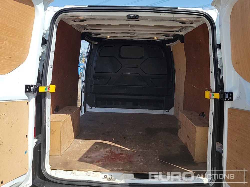 Transporter 2021 Ford Transit Custom 300: das Bild 16