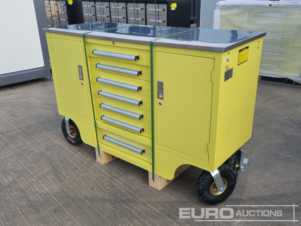 Unused 2025 4.5' Work Bench, 7 Drawers, 2 Cabinets - Werkstattgerät: das Bild 2 Unused 2025 4.5' Work Bench, 7 Drawers, 2 Cabinets - Werkstattgerät: das Bild 2