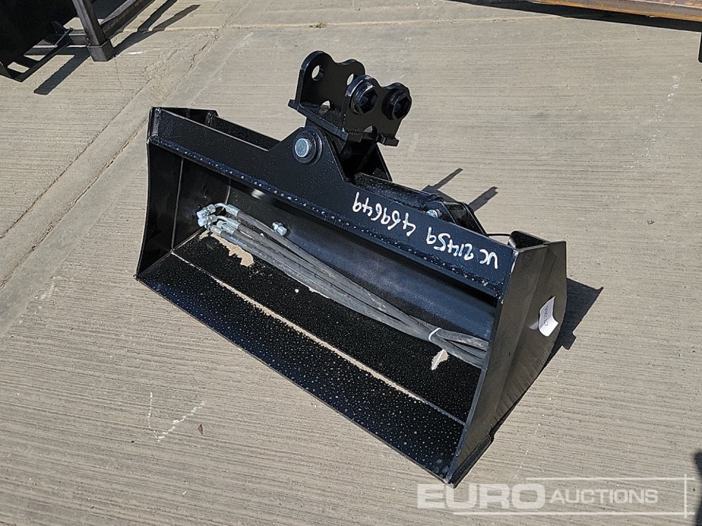 Unused 2025 Captok 32" Hydraulic Tilting Bucket 25mm Pin to suit Mini Excavator - Schaufel: das Bild 1 Unused 2025 Captok 32" Hydraulic Tilting Bucket 25mm Pin to suit Mini Excavator - Schaufel: das Bild 1