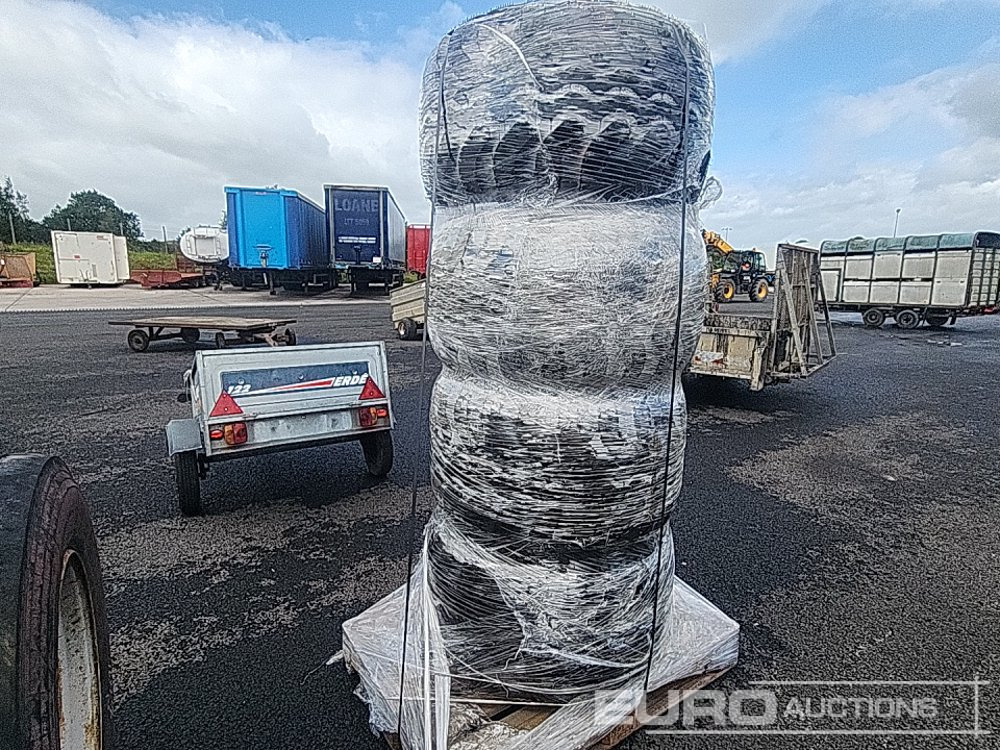 Unused 480/45R17 Tyres & 6 Stud Rim (4 of) - Reifen: das Bild 1 Unused 480/45R17 Tyres & 6 Stud Rim (4 of) - Reifen: das Bild 1