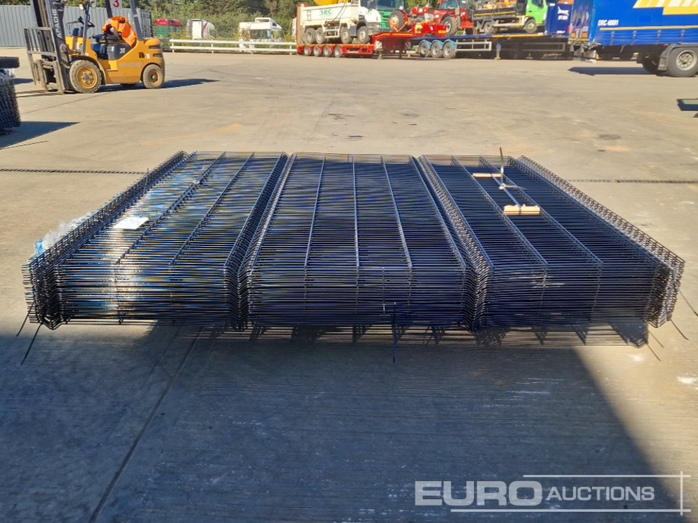 Unused Galvanised & Powder Coated Heavy Duty (5mm) Wire Mesh Fencing, 25 x H2.4m x W2.2m Panels, 26 x 60mm x 60mm x3m Posts, with Fittings (Black) - Baugeräte: das Bild 2 Unused Galvanised & Powder Coated Heavy Duty (5mm) Wire Mesh Fencing, 25 x H2.4m x W2.2m Panels, 26 x 60mm x 60mm x3m Posts, with Fittings (Black) - Baugeräte: das Bild 2