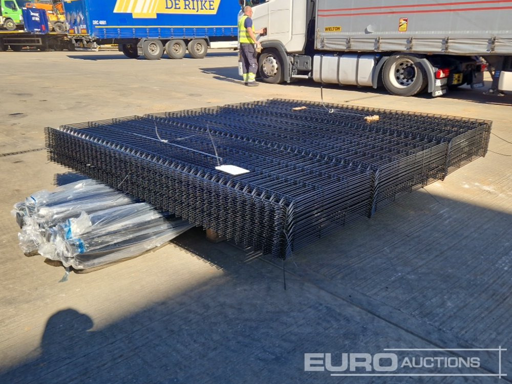 Unused Galvanised & Powder Coated Heavy Duty (5mm) Wire Mesh Fencing, 25 x H2.4m x W2.2m Panels, 26 x 60mm x 60mm x3m Posts, with Fittings (Black) - Baugeräte: das Bild 1 Unused Galvanised & Powder Coated Heavy Duty (5mm) Wire Mesh Fencing, 25 x H2.4m x W2.2m Panels, 26 x 60mm x 60mm x3m Posts, with Fittings (Black) - Baugeräte: das Bild 1