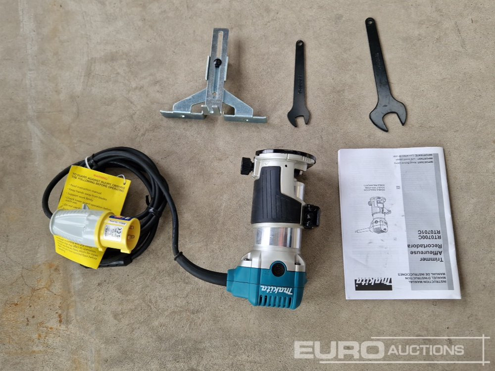 Unused Makita RT0700C 110v Router - Baugeräte: das Bild 3 Unused Makita RT0700C 110v Router - Baugeräte: das Bild 3