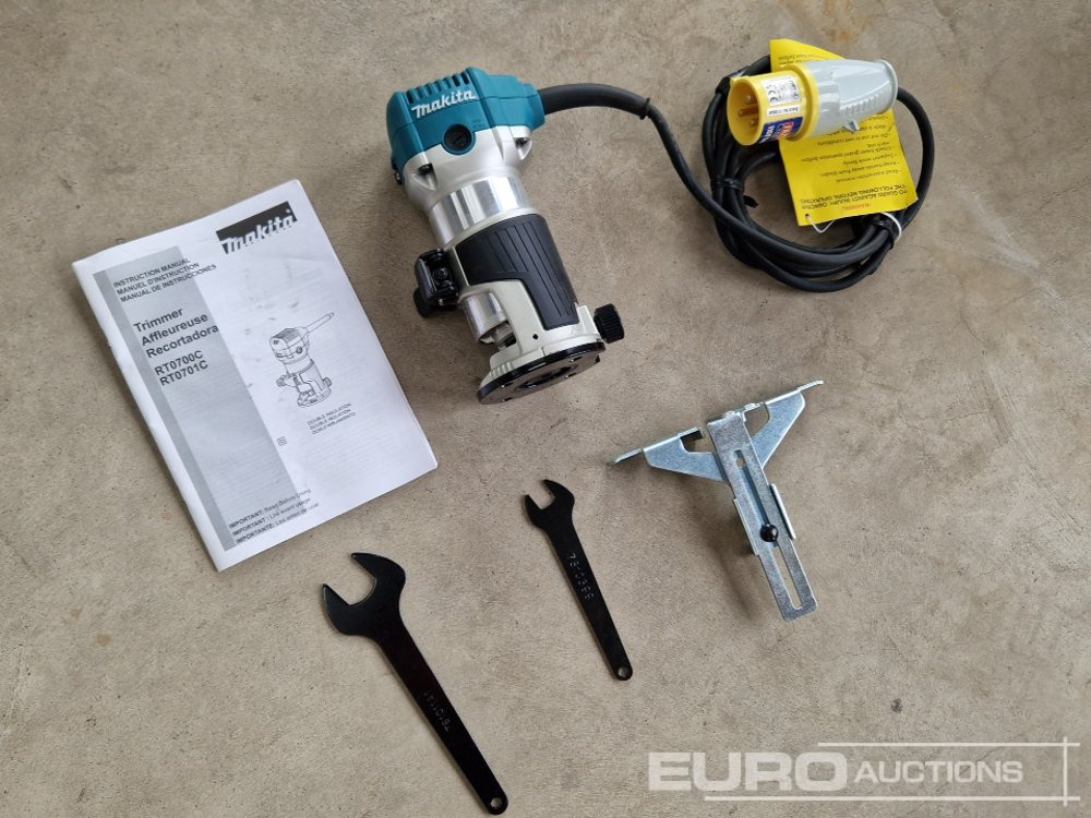 Unused Makita RT0700C 110v Router - Baugeräte: das Bild 2 Unused Makita RT0700C 110v Router - Baugeräte: das Bild 2