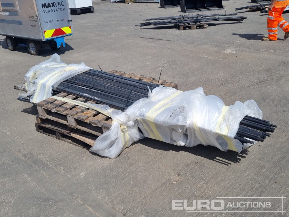 Unused Pallet of Estate Fencing (3 of) - Baugeräte: das Bild 3 Unused Pallet of Estate Fencing (3 of) - Baugeräte: das Bild 3