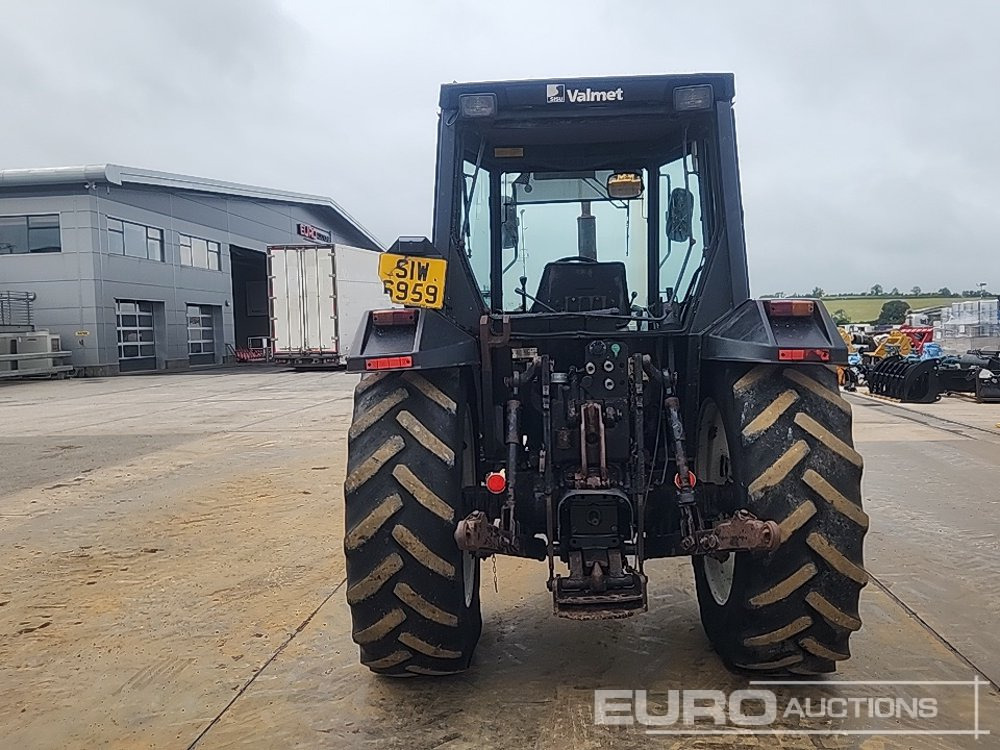 Valmet 665-4 - Traktor: das Bild 4 Valmet 665-4 - Traktor: das Bild 4