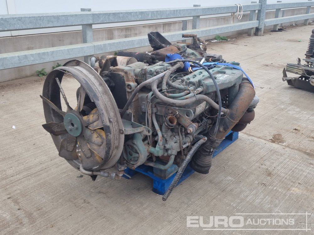 Volvo 6 Cylinder Engine, Pump - Motor: das Bild 1 Volvo 6 Cylinder Engine, Pump - Motor: das Bild 1